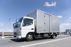 安い中古トラックを買う方法は？相場・時期・走行距離の目安と注意点まとめ